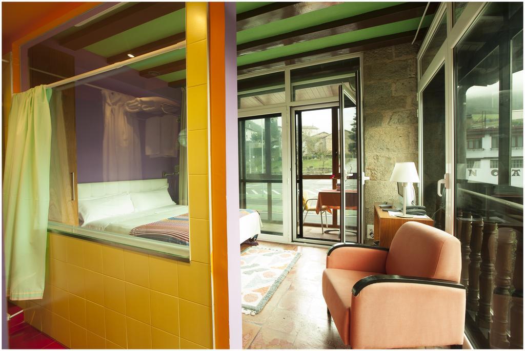 Hotel Ibaiondo Olave Buitenkant foto