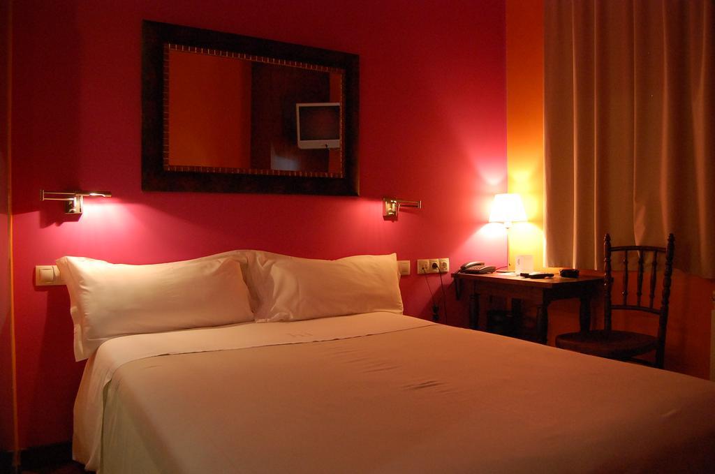 Hotel Ibaiondo Olave Buitenkant foto