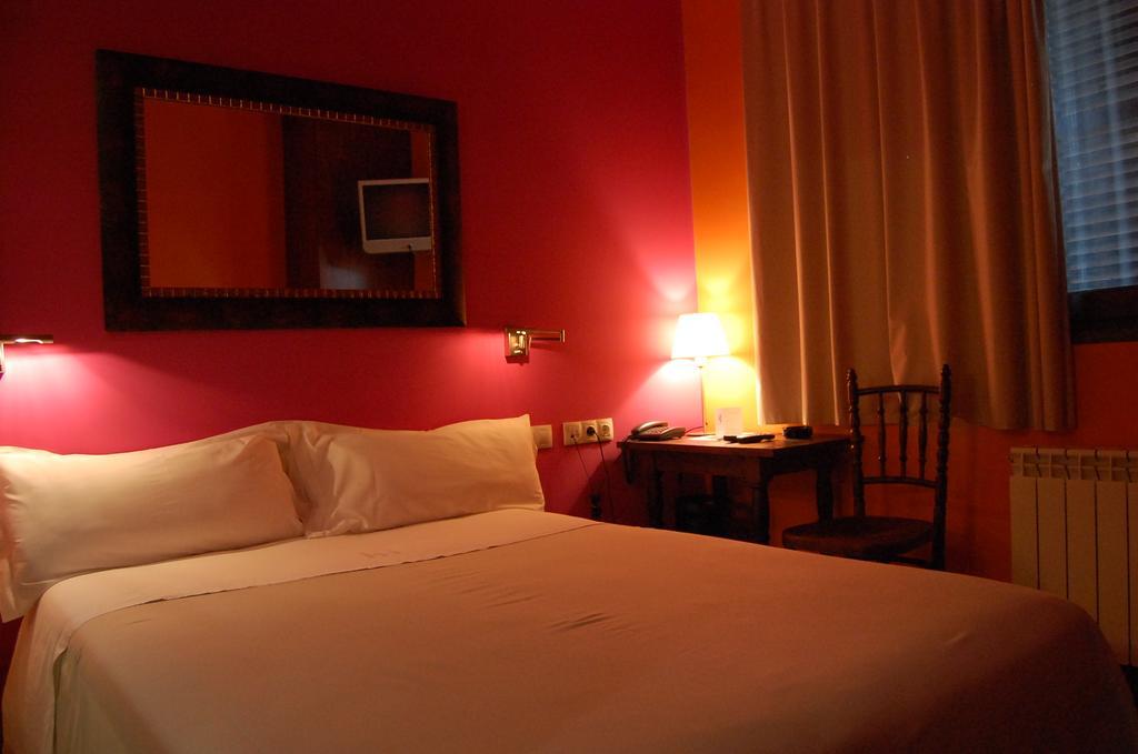 Hotel Ibaiondo Olave Buitenkant foto