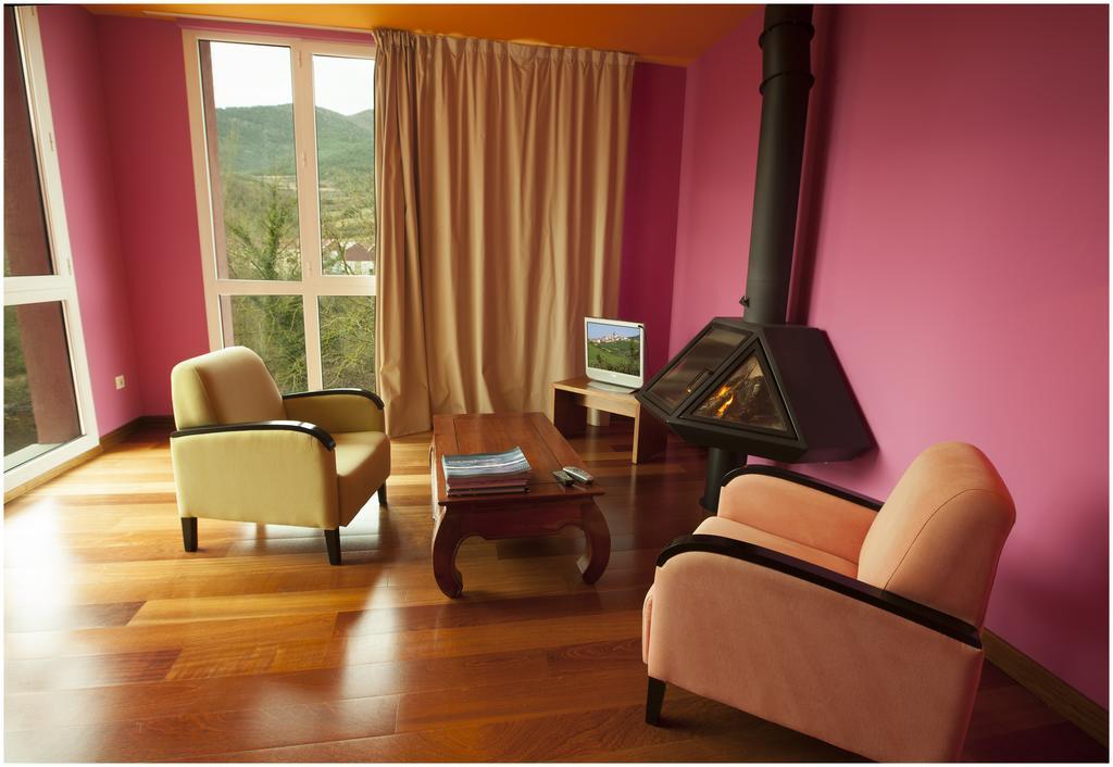 Hotel Ibaiondo Olave Buitenkant foto