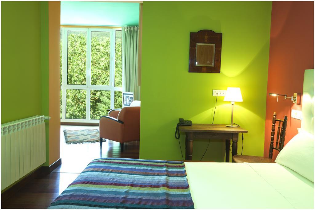 Hotel Ibaiondo Olave Buitenkant foto